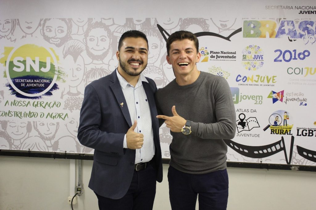 Equipe da Coordenadoria de Juventude de Água Branca participa de capacitação em Brasília