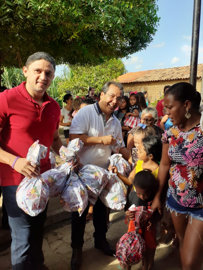 Ação Social “Doe Brinquedos, Ganhe sorrisos” leva alegria a crianças de Água Branca