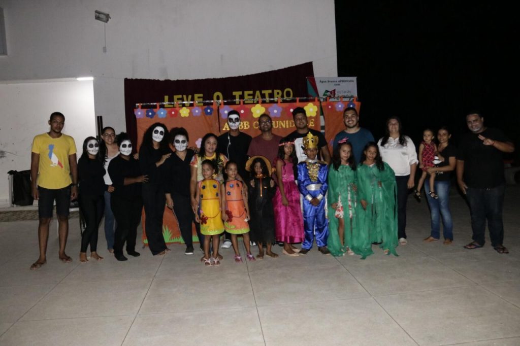 Água Branca: espetáculo teatral aborda problemas enfrentados pelos jovens Água Branca: espetáculo teatral aborda problemas enfrentados pelos jovens