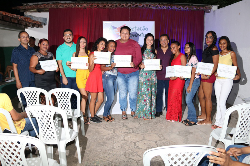 Água Branca: mais de 100 jovens recebem certificados de oficinas da Estação Juventude Água Branca: mais de 100 jovens recebem certificados de oficinas da Estação Juventude