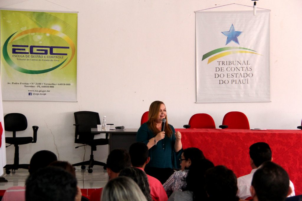 Água Branca recebe capacitação do TCE-PI sobre gestão municipal