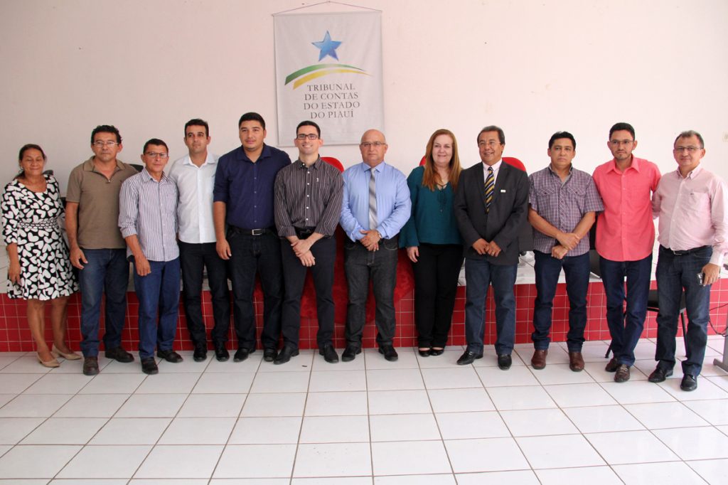 Água Branca recebe capacitação do TCE-PI sobre gestão municipal