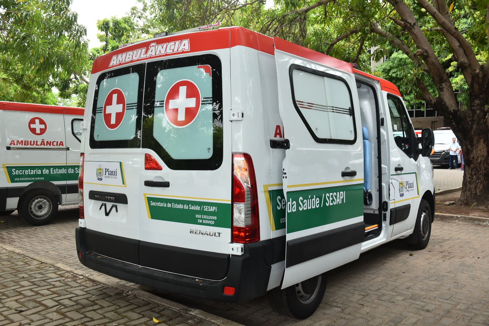 Água Branca recebe nova ambulância para a Saúde Municipal
