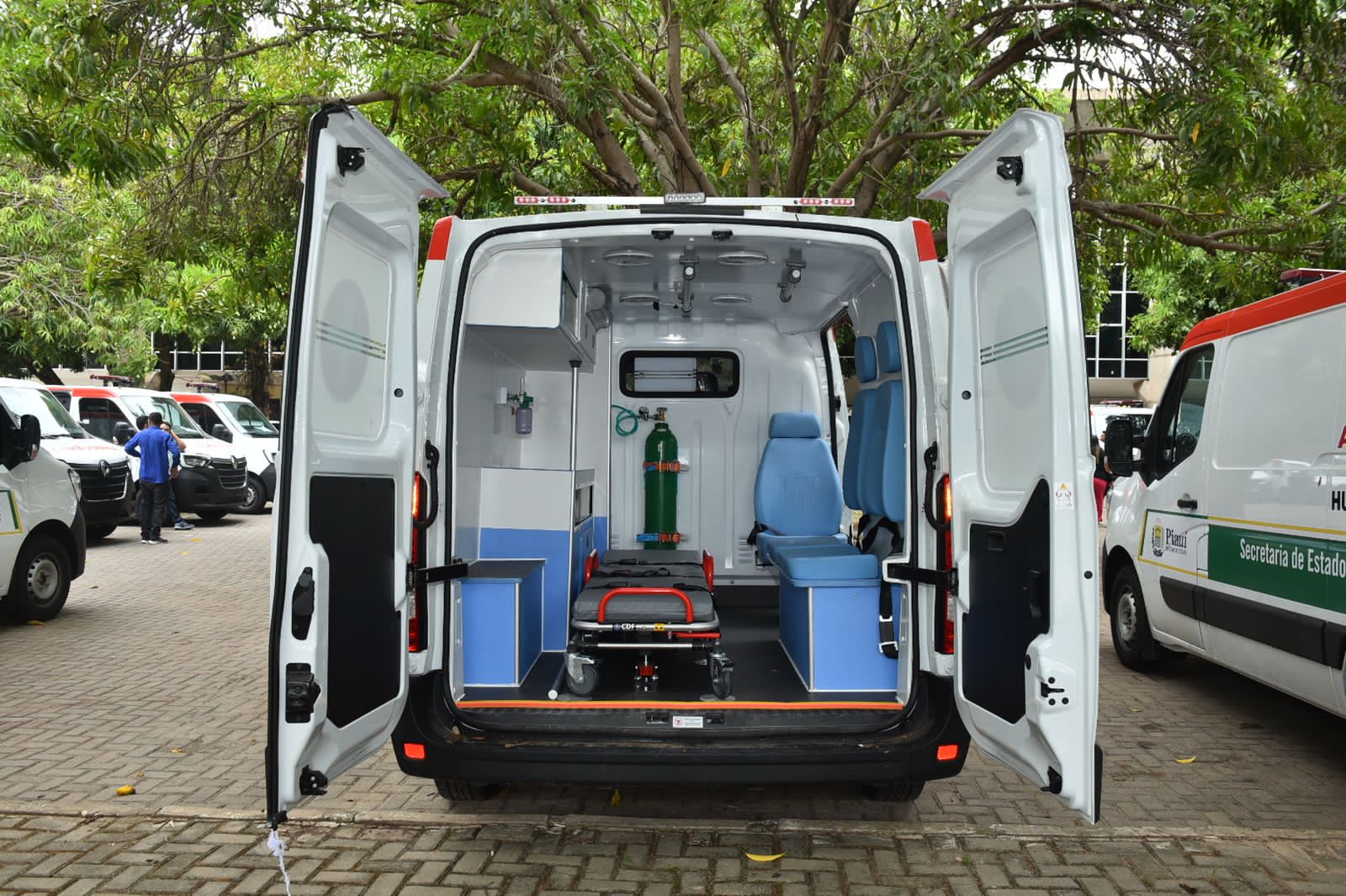 Água Branca recebe nova ambulância para a Saúde Municipal