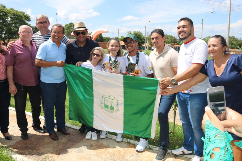 Campeã mundial de capoeira é recepcionada com carreata em Água Branca Campeã mundial de capoeira é recepcionada com carreata em Água Branca
