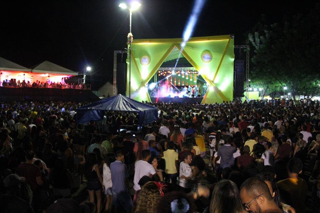 Carnaval de Água Branca reúne 60 mil pessoas