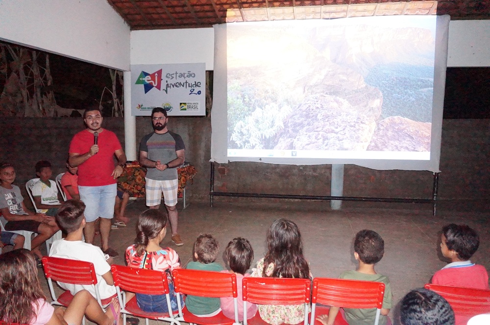 Cine Itinerante leva inclusão cultural para comunidades de Água Branca