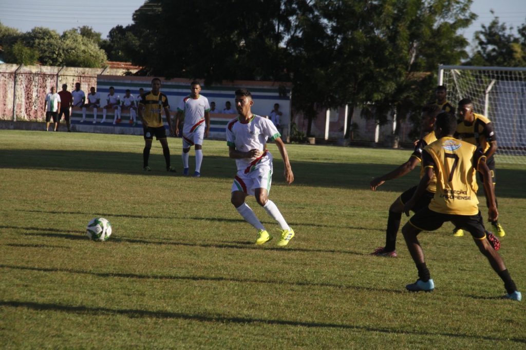 Copão AMPAR: Seleção aguabranquense vence o time de Lagoa do Piauí por 5 a 1