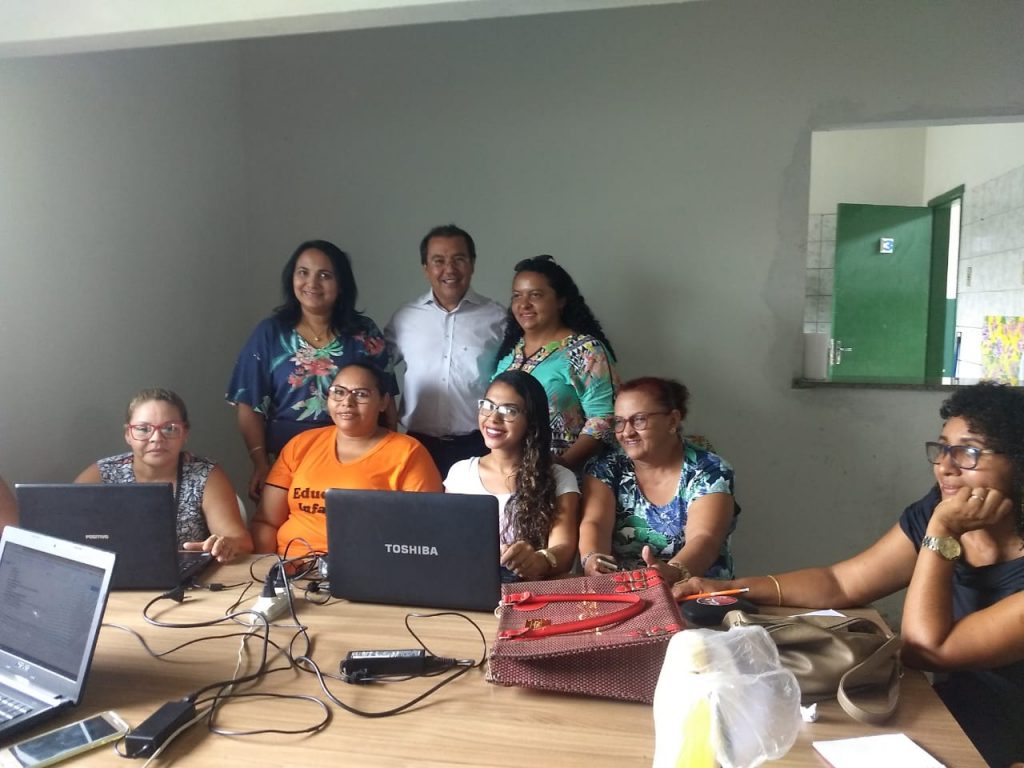 Educação de Água Branca discute construção do currículo comum estadual