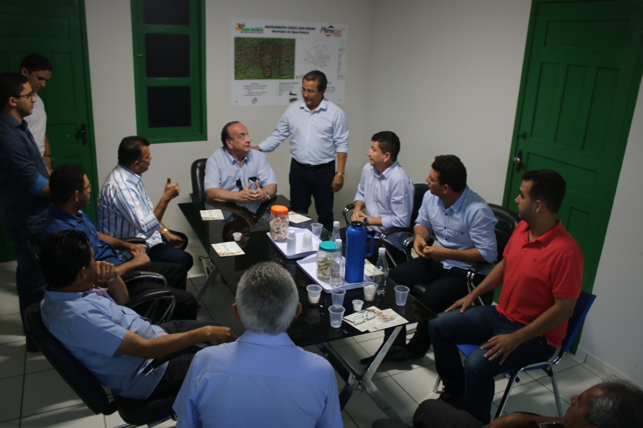 Em reunião em Água Branca, Câmara de Comércio do Mercosul garante R$ 60 milhões em investimentos no Médio Parnaíba Em reunião em Água Branca, Câmara de Comércio do Mercosul garante R$ 60 milhões em investimentos no Médio Parnaíba