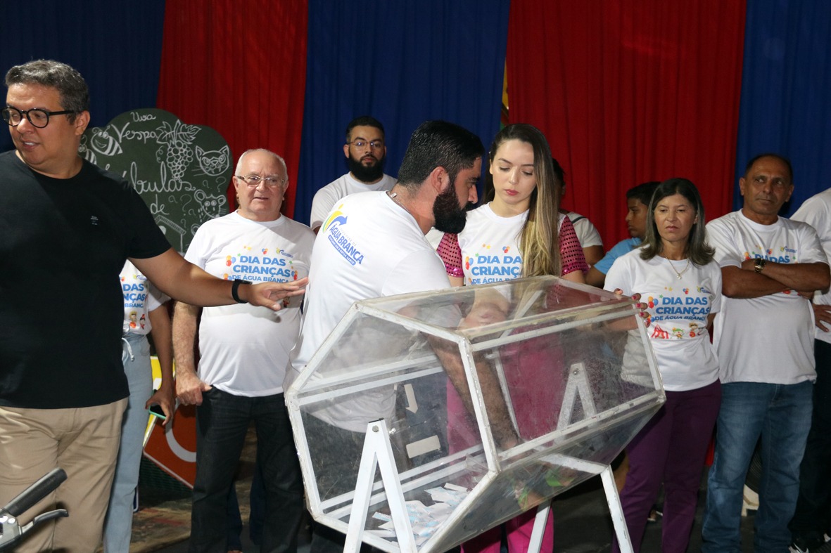 Encontro de Gestores Escolares fecha trabalhos da Educação de Água Branca