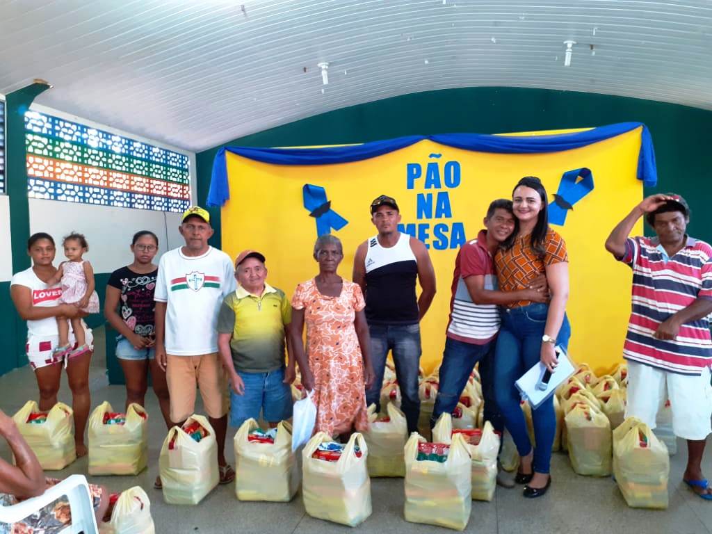 Famílias de Água Branca recebem cestas básicas e participam de palestra sobre câncer de próstata