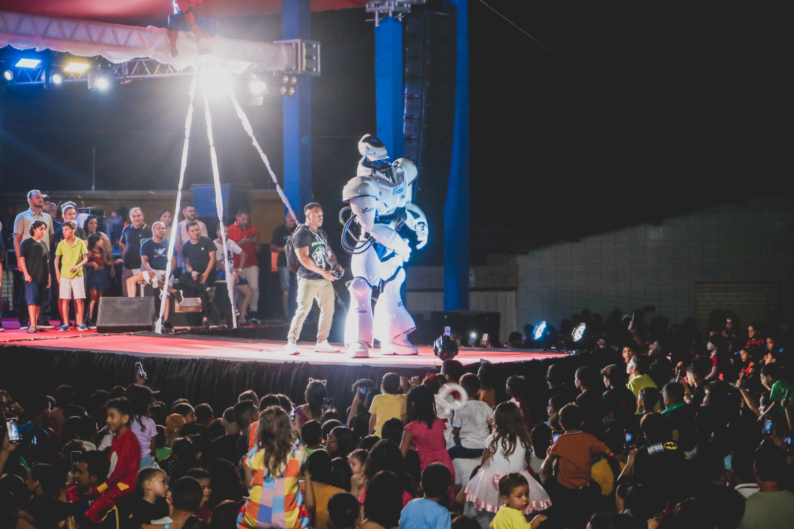 Festa das Crianças da Prefeitura reúne 10 mil pessoas na Praça de Eventos em Água Branca