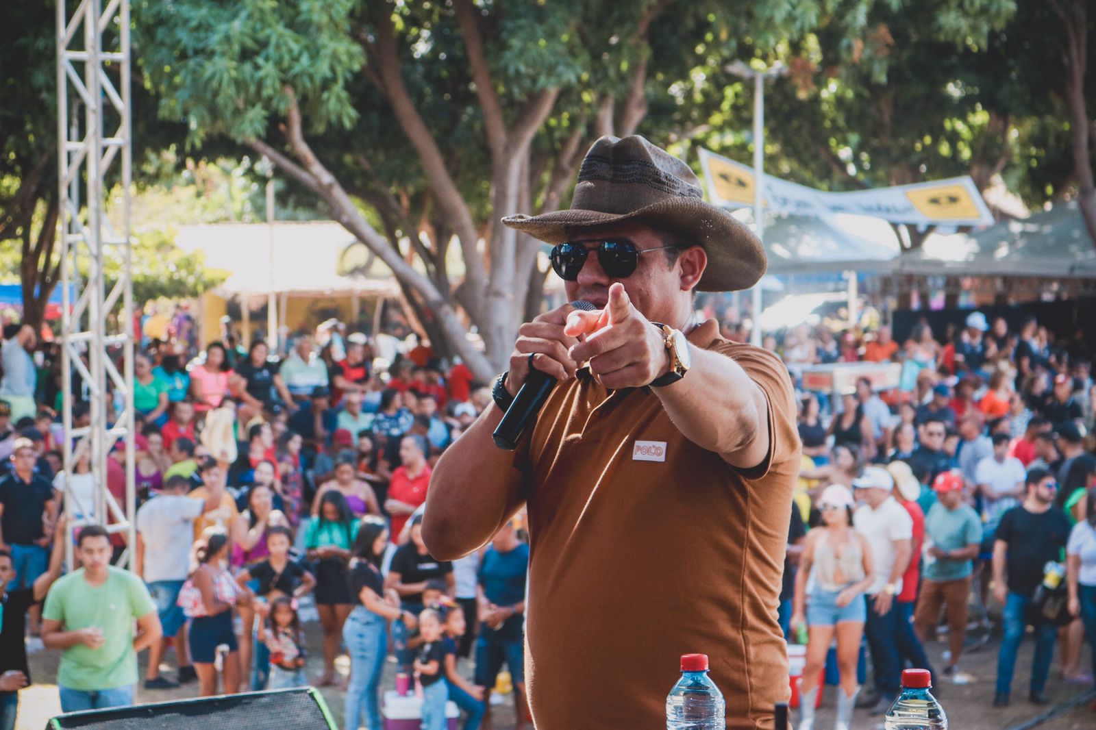 Grande Cavalgada e Shows na Arena Mangal reúnem multidão nos Festejos de Água Branca