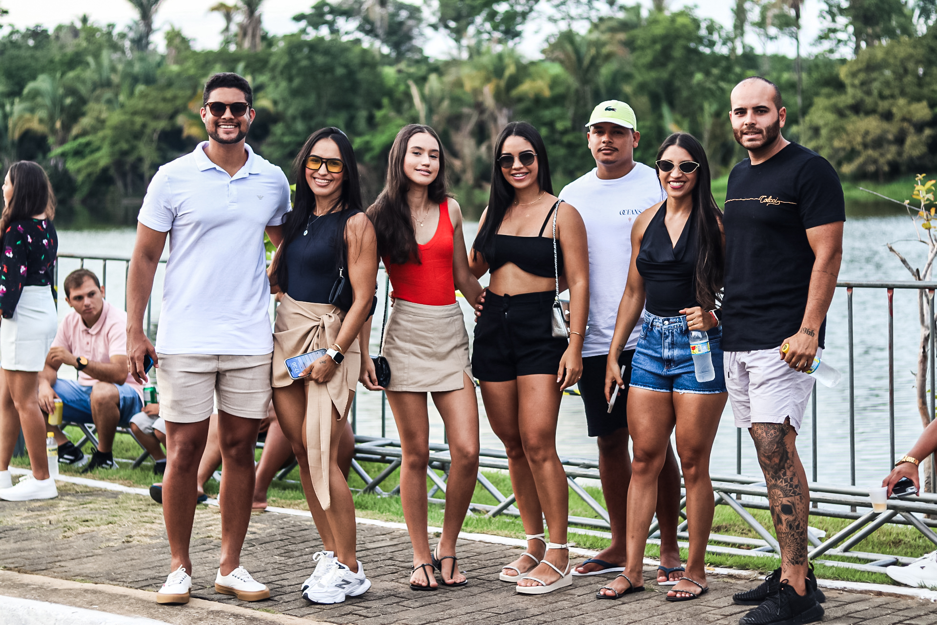 Léo Santana arrasta multidão na primeira noite do Carnaval Água Branca 2025
