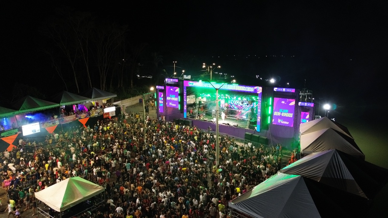 Multidão lota a Orla do Açude e consolida o Carnaval de Água Branca como o maior do Piauí Multidão lota a Orla do Açude e consolida o Carnaval de Água Branca como o maior do Piauí
