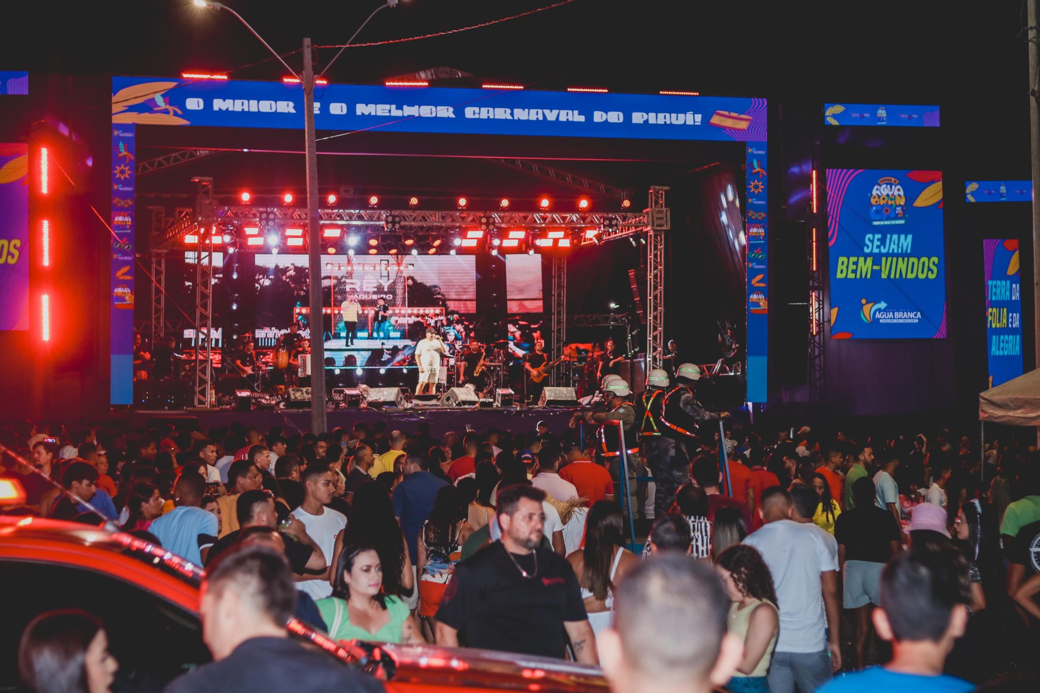 Multidão lota a Orla do Açude e consolida o Carnaval de Água Branca como o maior do Piauí