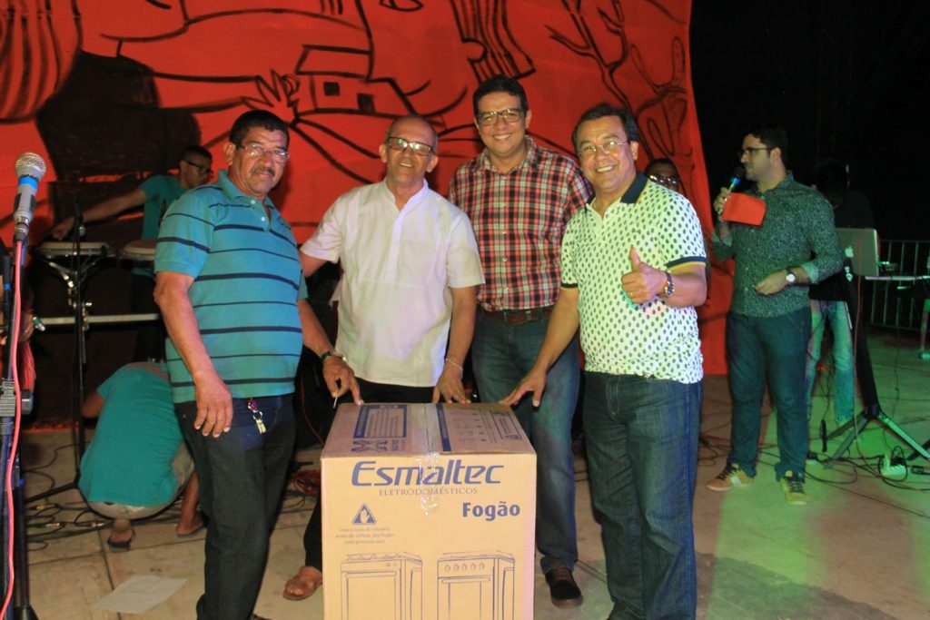 Noite Católica anima terceiro dia da Semana Cultural de Água Branca