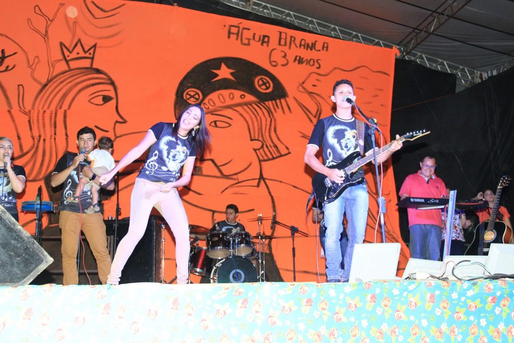 Noite Católica anima terceiro dia da Semana Cultural de Água Branca