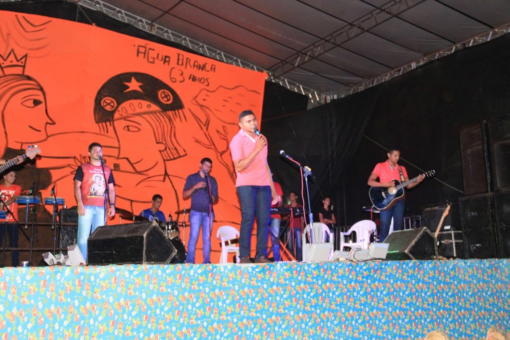 Noite Católica anima terceiro dia da Semana Cultural de Água Branca