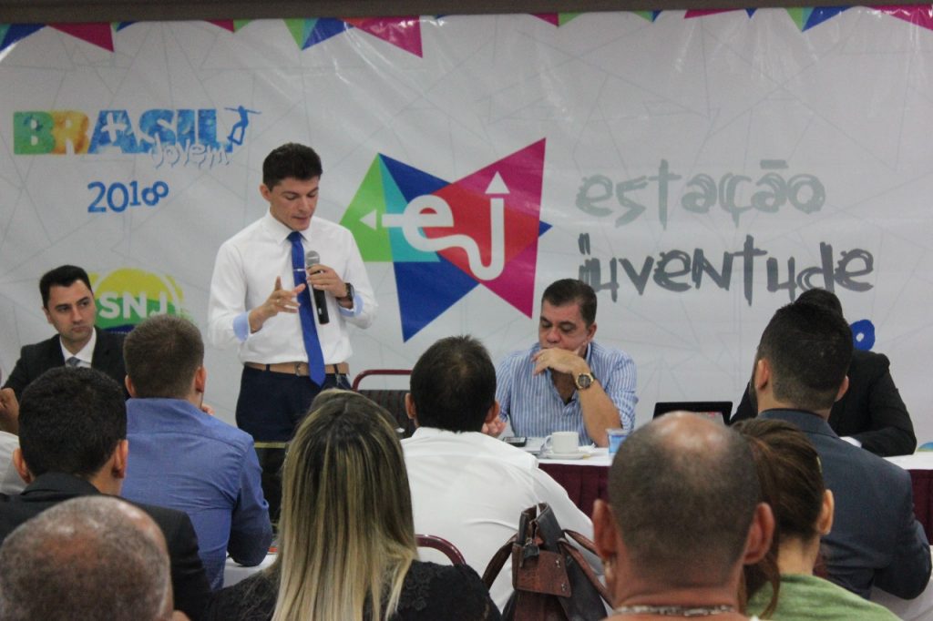 Oficina capacita coordenadores para a implantação do Programa Estação Juventude 2.0