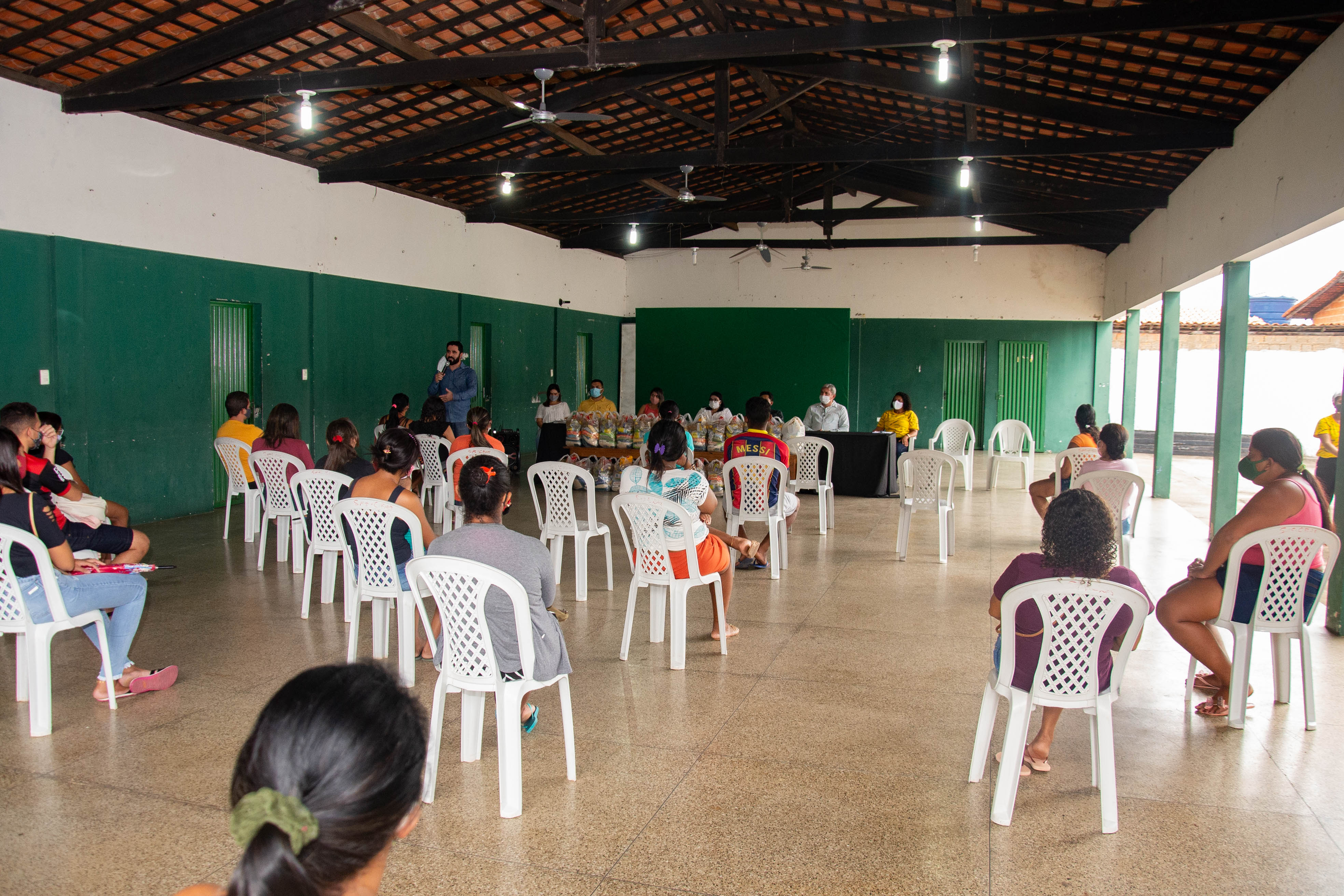 Pão na Mesa: Prefeitura de Água Branca faz primeira entrega de cestas básicas de 2021