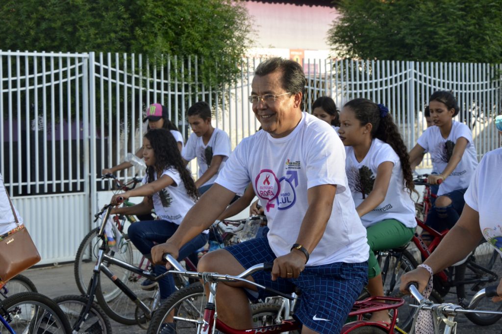 Passeio de bicicleta pelas ruas de Água Branca alerta para a importância de uma vida saudável Passeio de bicicleta pelas ruas de Água Branca alerta para a importância de uma vida saudável