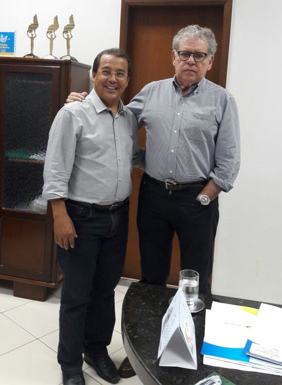 Prefeito de Água Branca garante melhoria para a iluminação do município Prefeito de Água Branca garante melhoria para a iluminação do município