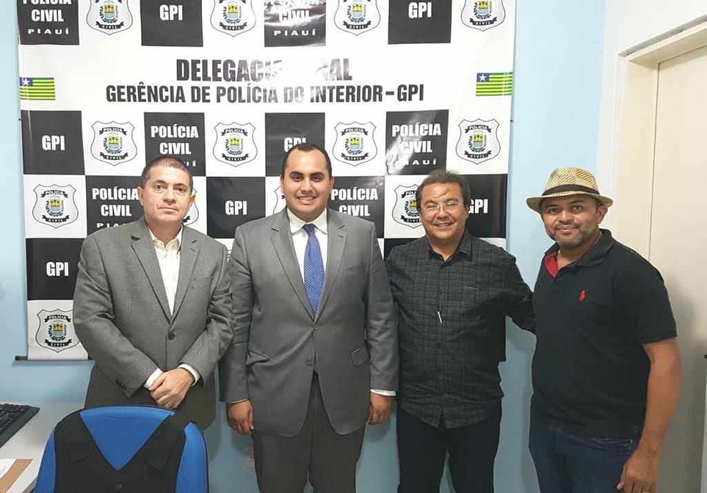 Prefeito de Água Branca pede imediata nomeação de delegado titular para o município Prefeito de Água Branca pede imediata nomeação de delegado titular para o município