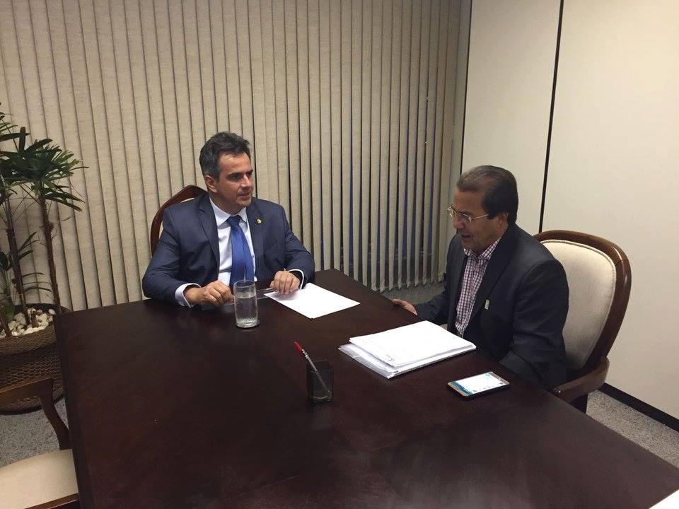 Prefeito de Água Branca viaja à Brasília em busca de recursos para o município Prefeito de Água Branca viaja à Brasília em busca de recursos para o município
