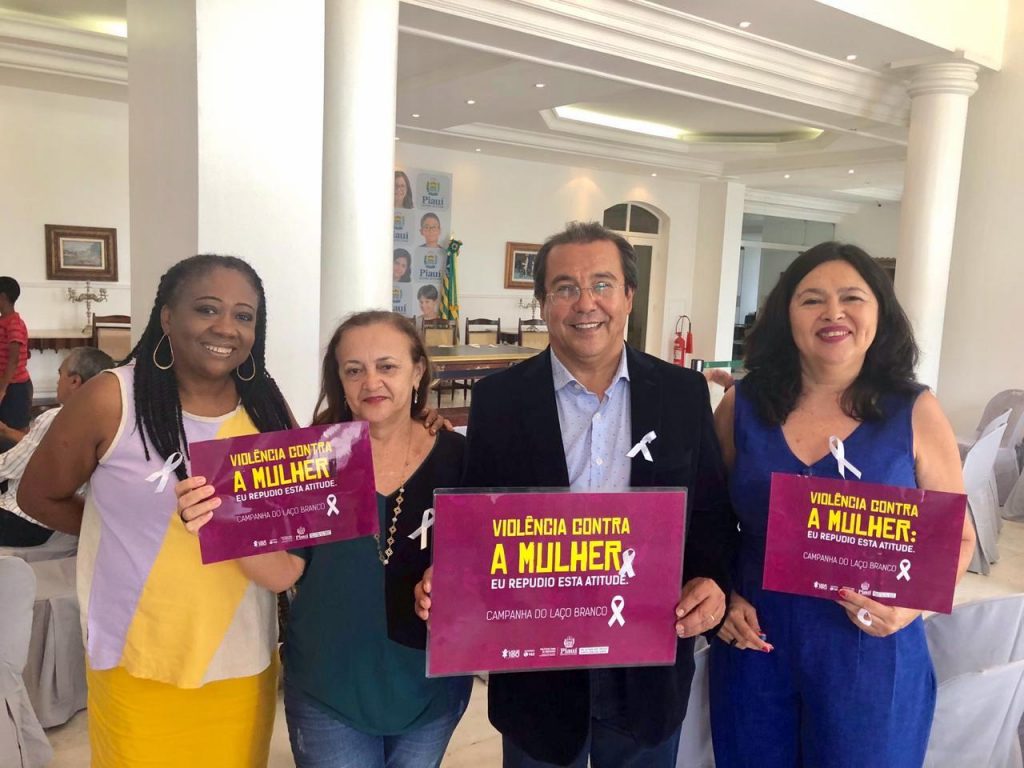 Prefeito Jonas Moura acompanha lançamento da campanha Laço Branco no Piauí Prefeito Jonas Moura acompanha lançamento da campanha Laço Branco no Piauí