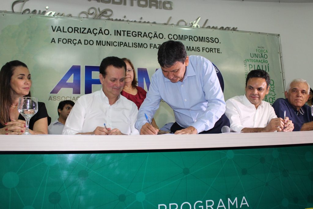Prefeito Jonas Moura afirma que internet de qualidade amplia possibilidades de comércio