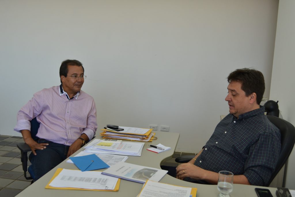 Prefeito Jonas Moura busca atrair novas empresas para o Médio Parnaíba Prefeito Jonas Moura busca atrair novas empresas para o Médio Parnaíba