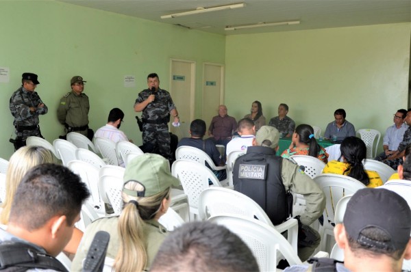 Prefeito Jonas Moura se reúne com o comandante do 18º BPM para tratar sobre segurança no carnaval Prefeito Jonas Moura se reúne com o comandante do 18º BPM para tratar sobre segurança no carnaval