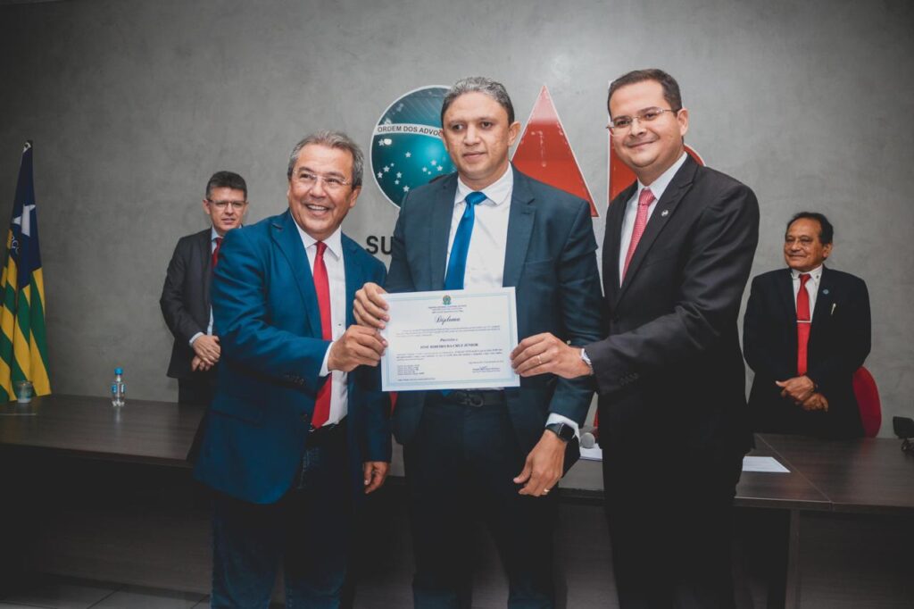 Prefeito Júnior Ribeiro e 11 vereadores são diplomados em Água Branca Prefeito Júnior Ribeiro e 11 vereadores são diplomados em Água Branca