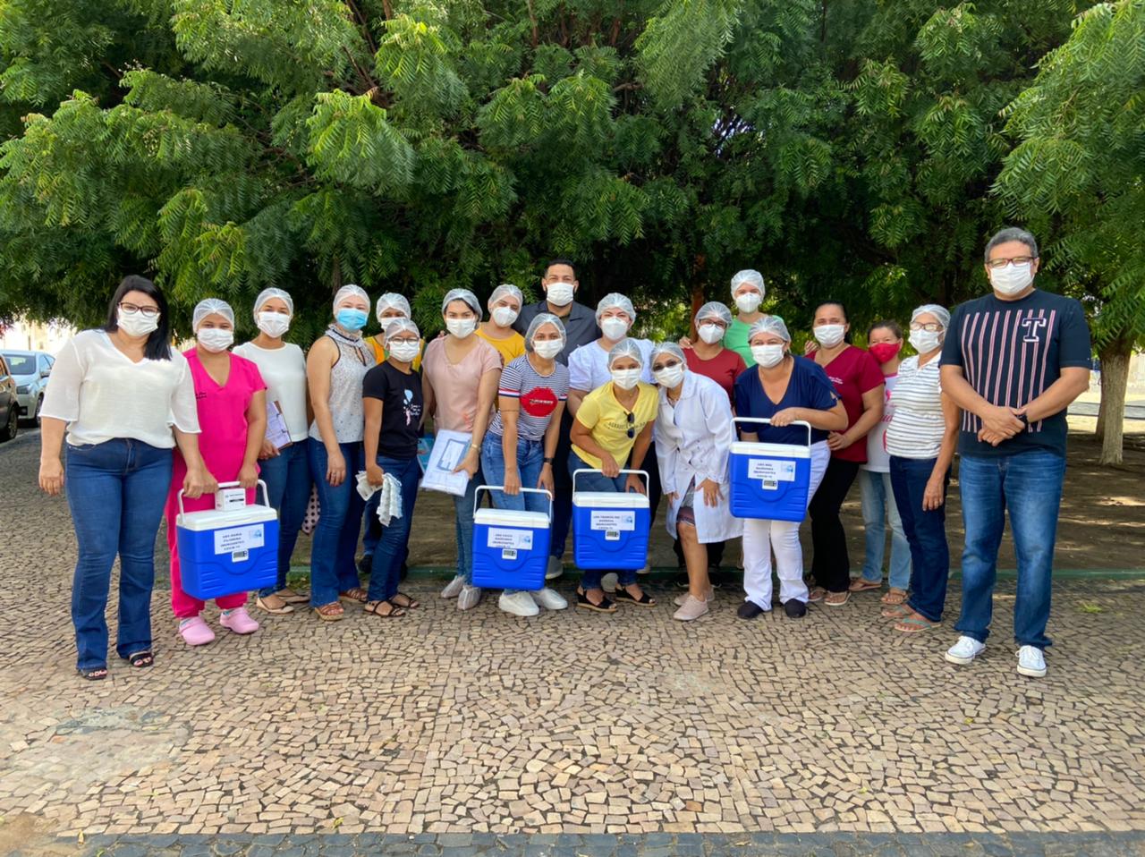 Vacinação de idosos de 80 a 84 anos contra a covid-19 é concluída em Água Branca Prefeito Júnior Ribeiro faz avaliação dos 100 primeiros dias de governo em Água Branca