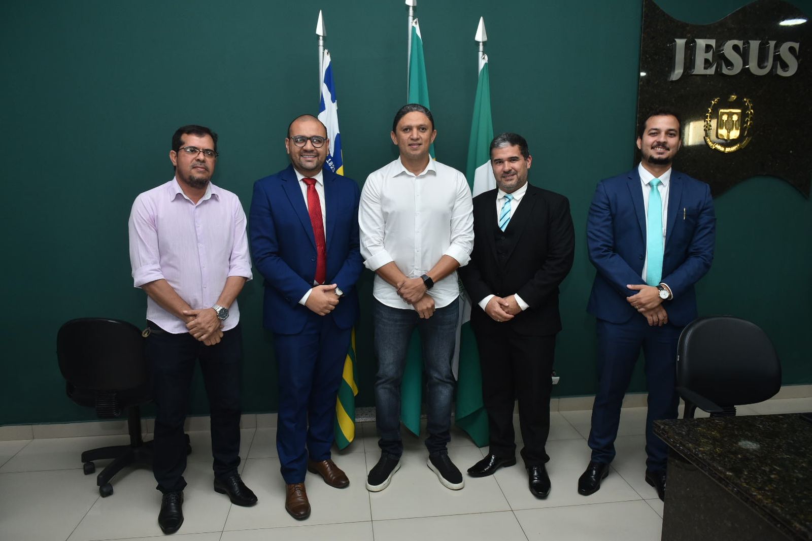 Prefeito Júnior Ribeiro lança o Programa de Regularização Fundiária em Água Branca Prefeito Júnior Ribeiro lança o Programa de Regularização Fundiária em Água Branca