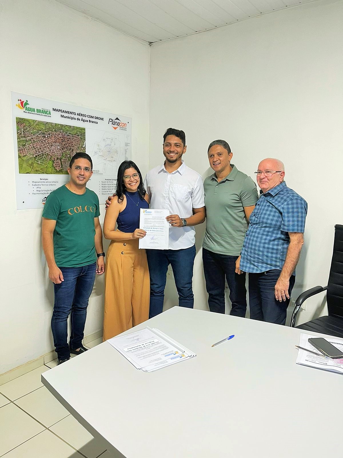 Prefeito Júnior Ribeiro nomeia aprovados no concurso da Educação e Saúde de Água Branca