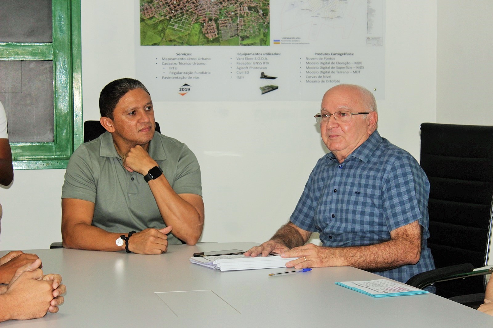 Prefeito Júnior Ribeiro nomeia aprovados no concurso da Educação e Saúde de Água Branca