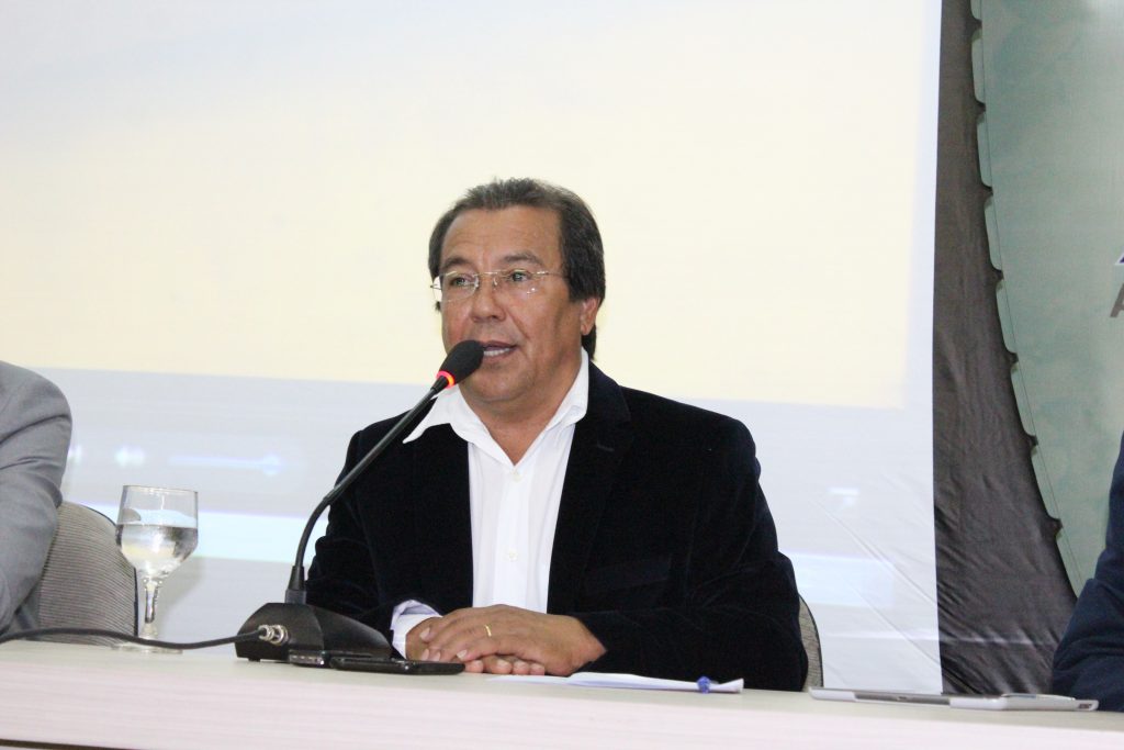 Prefeito pede extensão do prazo para pagamento dos precatórios pelos municípios em reunião na APPM