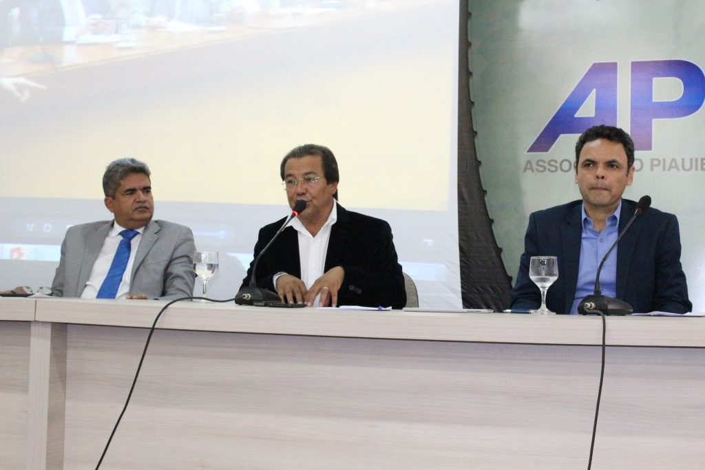 Prefeito pede extensão do prazo para pagamento dos precatórios pelos municípios em reunião na APPM