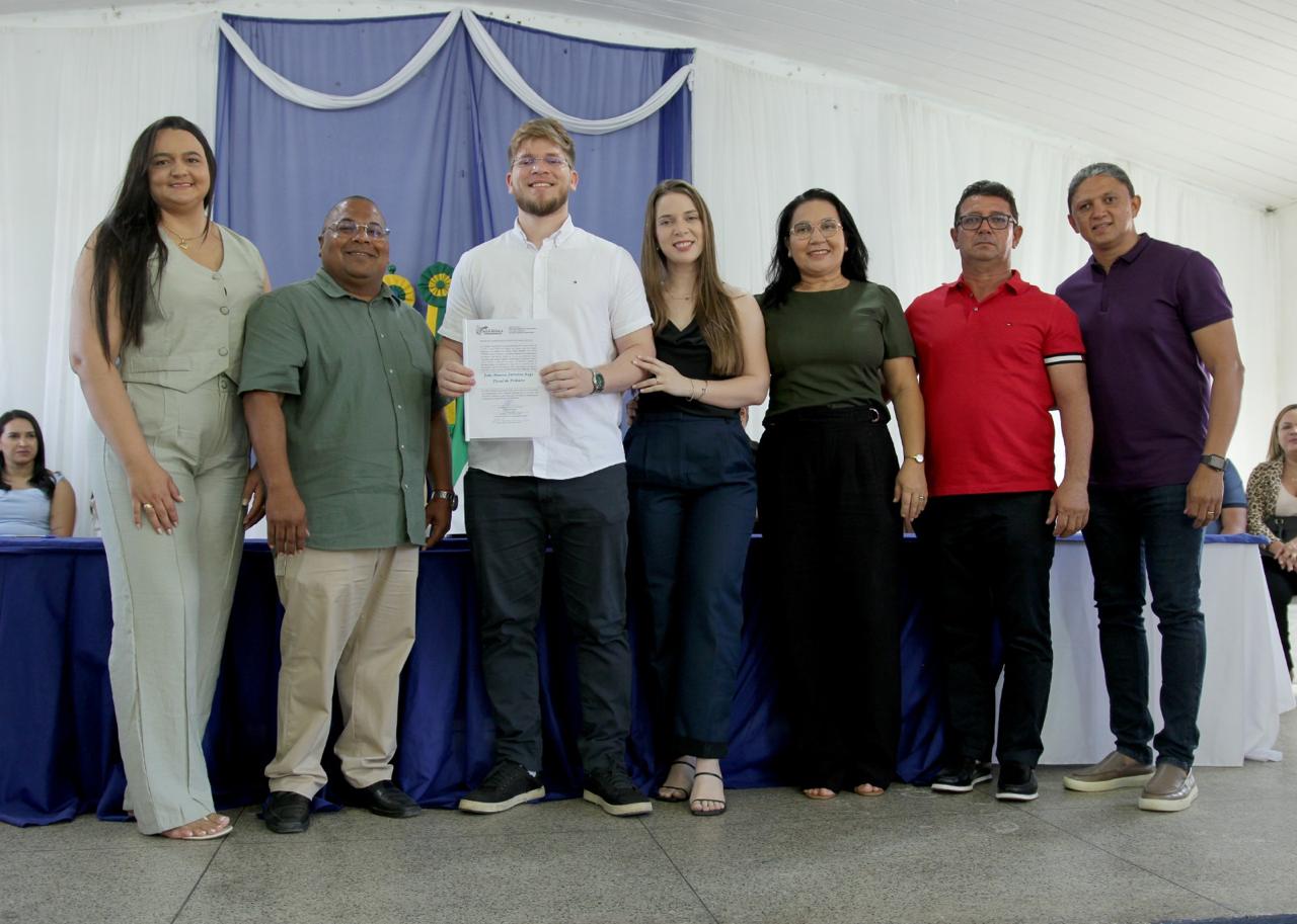 Prefeitura de Água Branca conclui ciclo de nomeações do último concurso público com posse de novos servidores