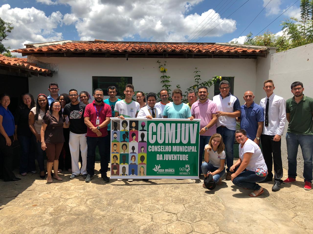 Prefeitura de Água Branca empossa novos membros do Conselho da Juventude Prefeitura de Água Branca empossa novos membros do Conselho da Juventude
