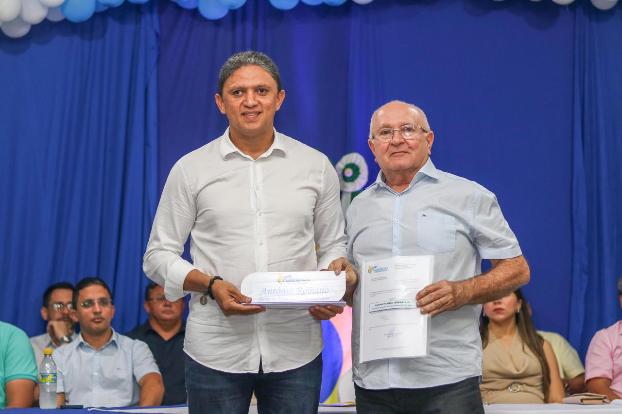 Prefeitura de Água Branca empossa secretariado da gestão 2025-2028