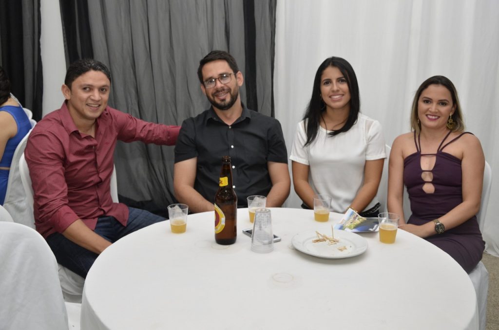Prefeitura de Água Branca entrega premiação de Funcionários Padrão