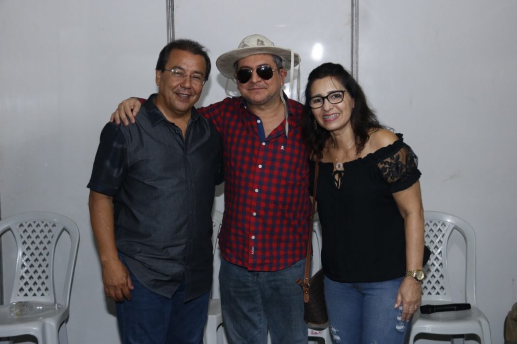 Prefeitura de Água Branca entrega reformas do hospital e matadouro no aniversário da cidade