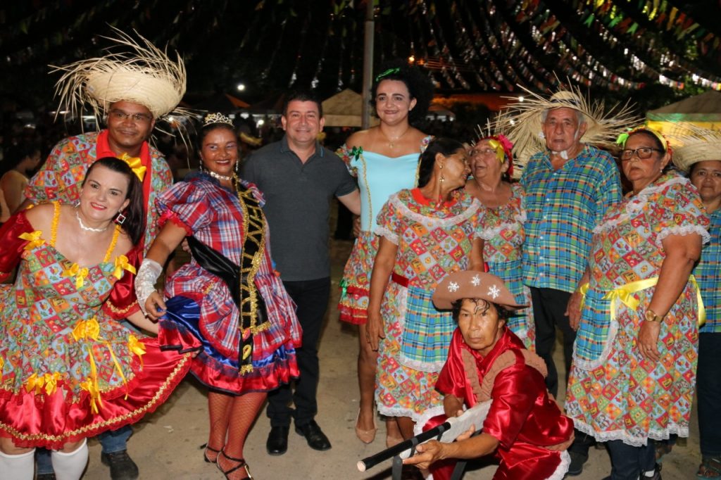 Prefeitura de Água Branca entrega reformas do hospital e matadouro no aniversário da cidade