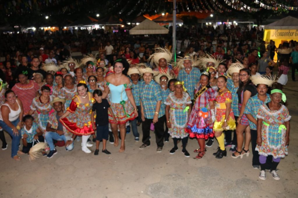 Prefeitura de Água Branca entrega reformas do hospital e matadouro no aniversário da cidade