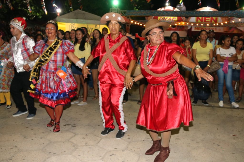 Prefeitura de Água Branca entrega reformas do hospital e matadouro no aniversário da cidade