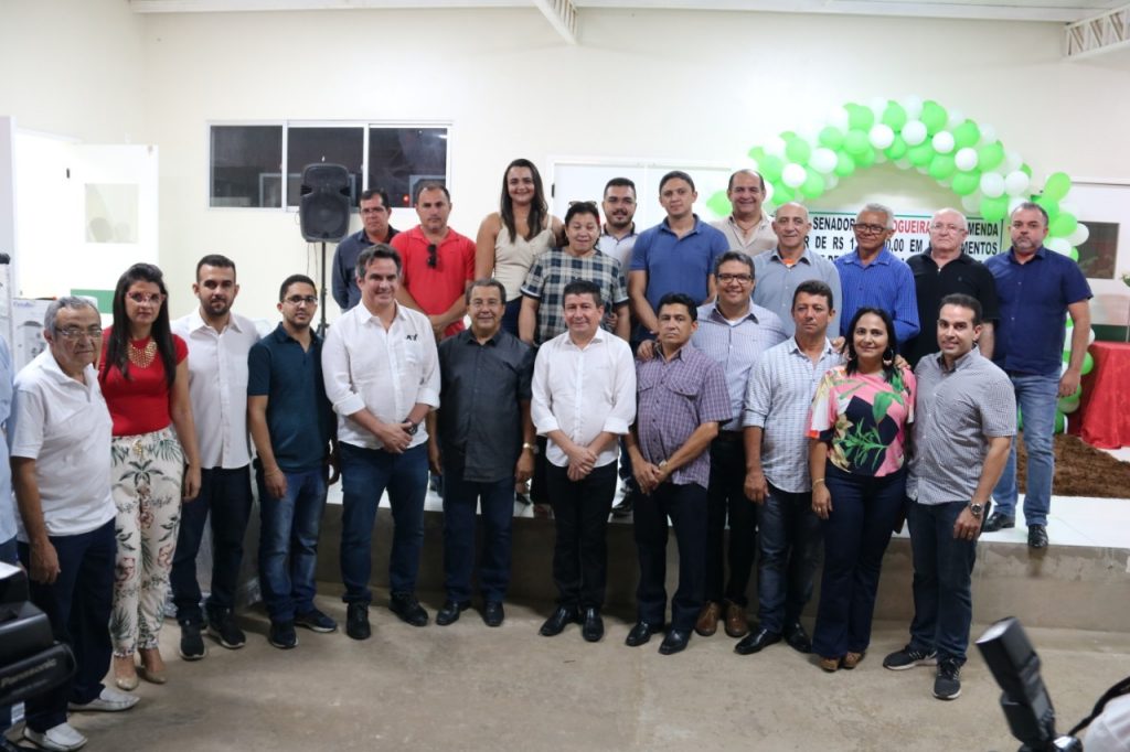 Prefeitura de Água Branca entrega reformas do hospital e matadouro no aniversário da cidade